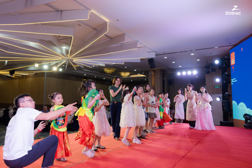 ung-dung-class-saathi-trung-thu