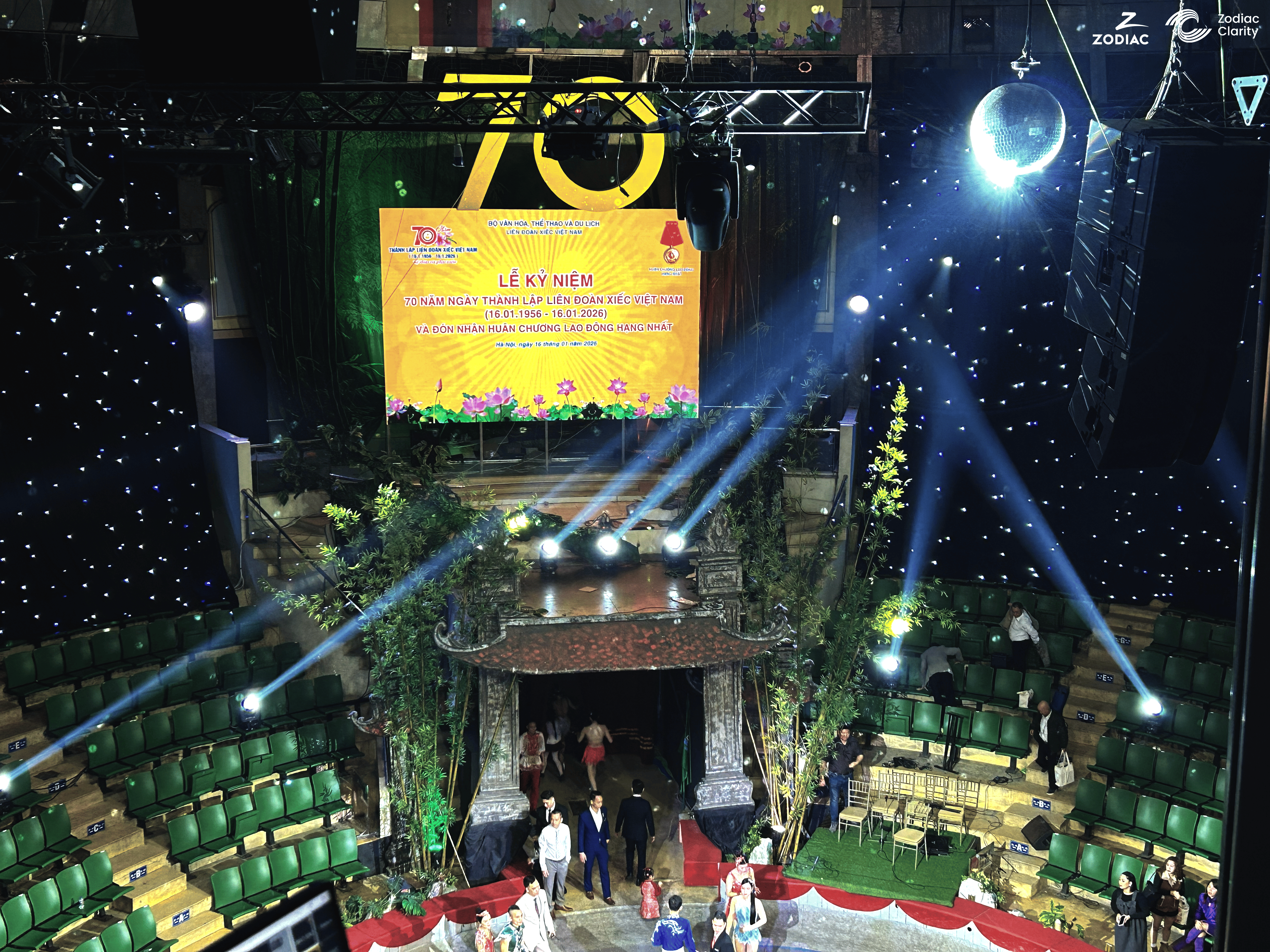 man-hinh-led-dahua-300inch