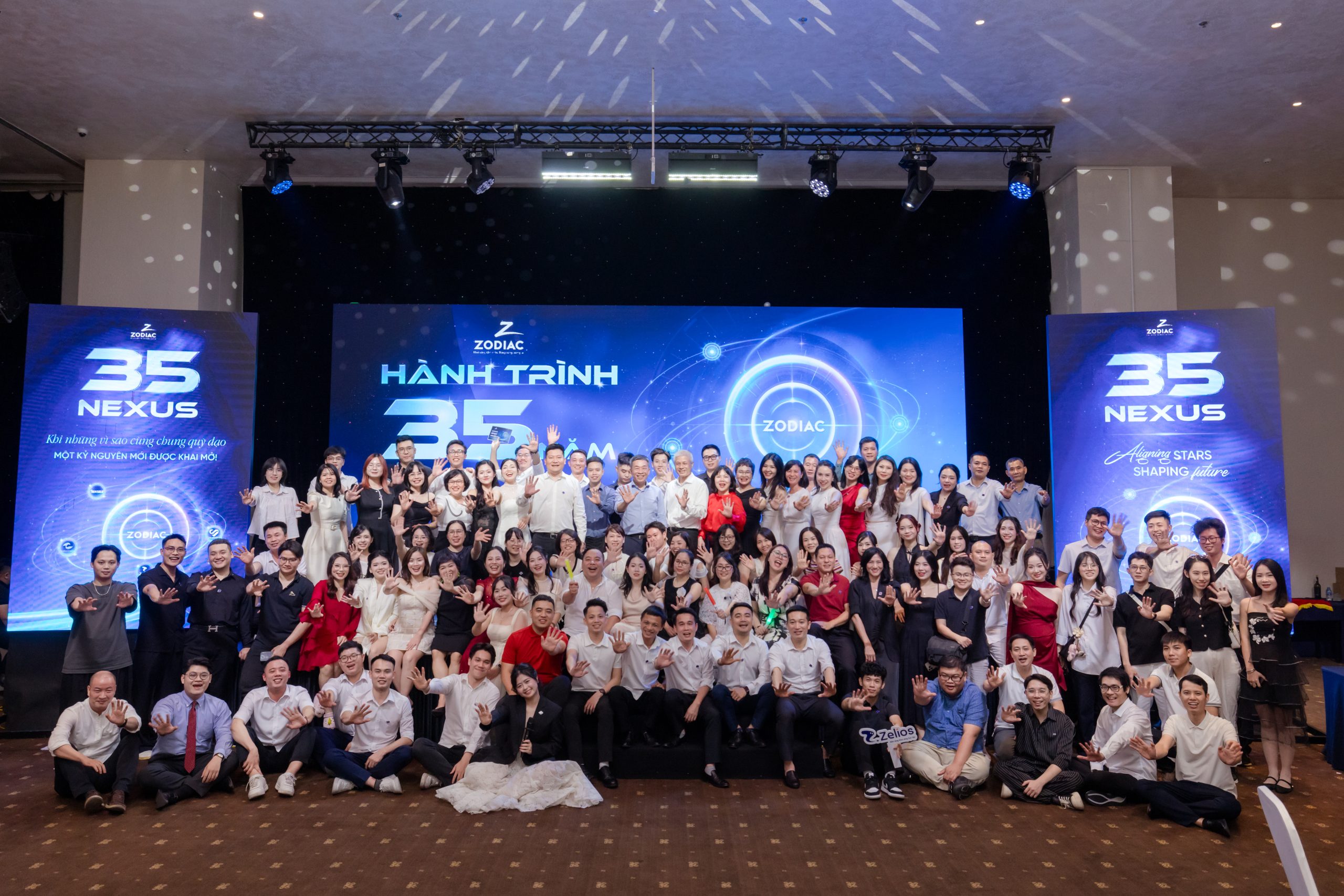 Ảnh tập thể 35 năm